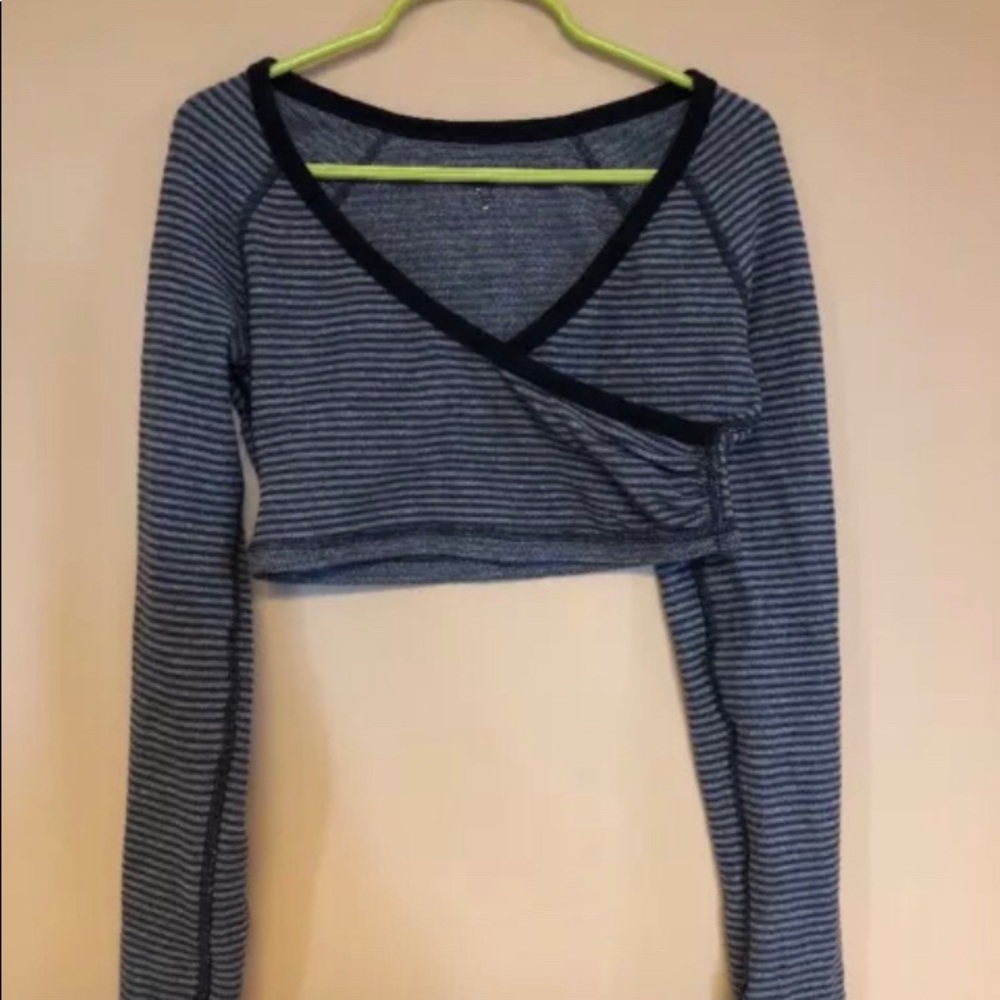 Lululemon youth girl shrug top